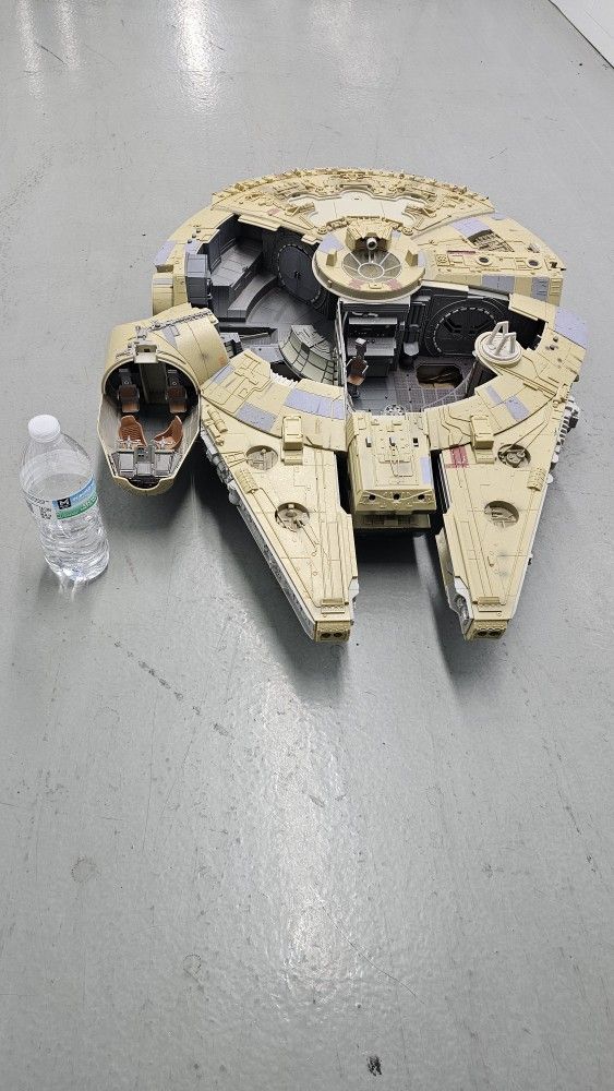 Huge Millennium Falcon (Incomplete),All Products : American Fashion Style Bags On Sale