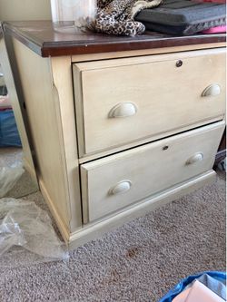 Matching set dresser free