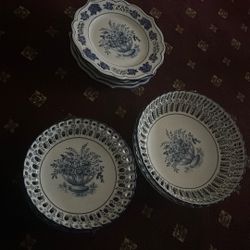 Beautiful Vintage Plates/bowls $15 OBO