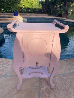 Baby shower cabinet