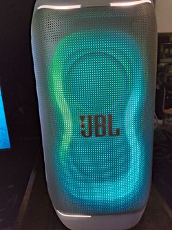 Speaker party box 130 white