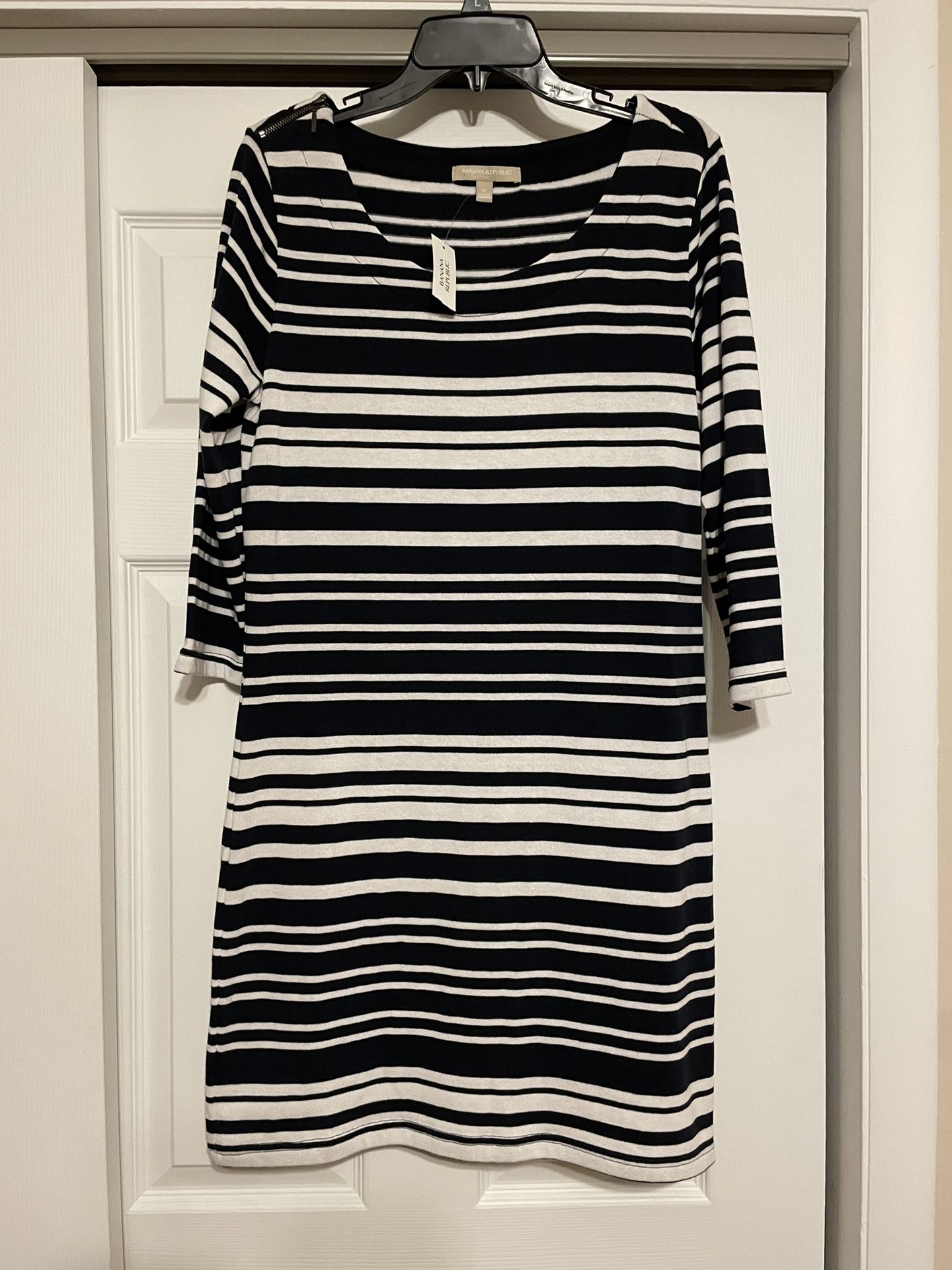 Brand New Banana Republic Black & White Striped Sweater Dress - Size Medium
