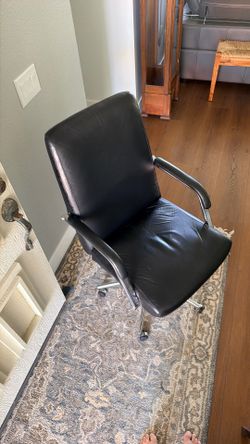 Desk chair