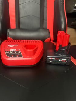 Milwaukee m12 charger and m12 battery 3.0