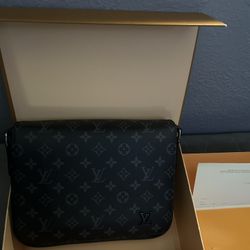 Luxury bag District PM Monogram Eclipse Messenger Bag Black