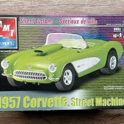 2002 AMT 1957 Corvette Street Machine 1/25 Scale Model Kit 