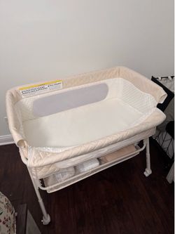 Rolling bassinet