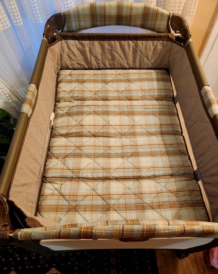 Baby Crib 