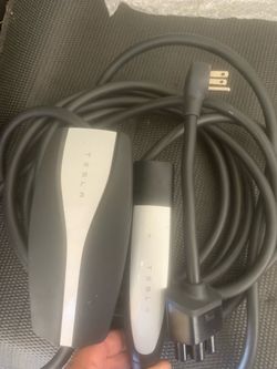 Tesla Model Mobile Charger