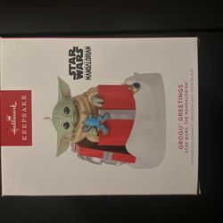 Star Wars Mandalorian Ornament 50$ 