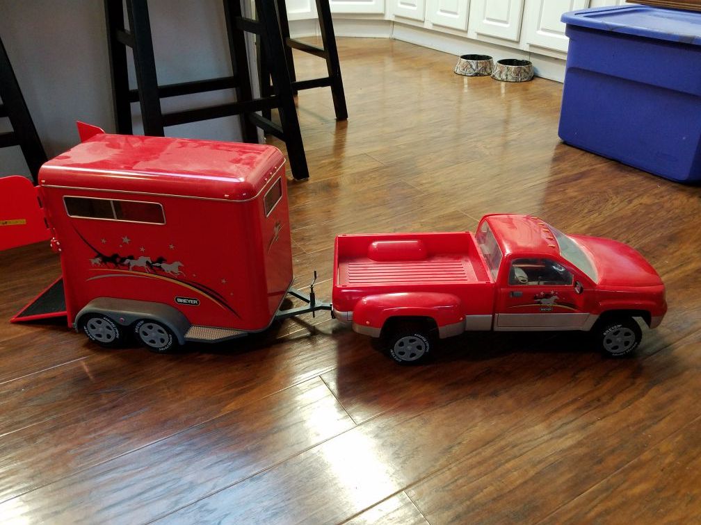 Breyer toy truck and horse trailer
