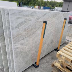 QUARTZ STONE SLABS JUMBO IN TAJ MAJAL 📏Each slabs cover  55.1 sq.ft, Thickness 3 cm 🔥Price $849 per Slab🔥 