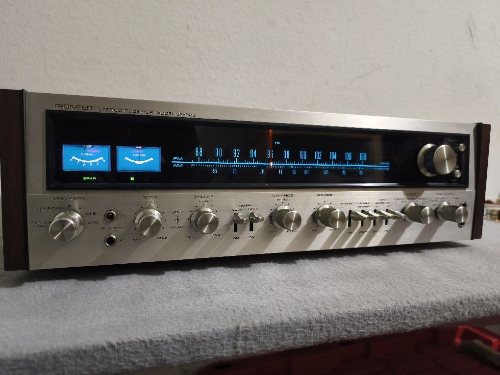 Pioneer SX 828 Vintage Receiver. 