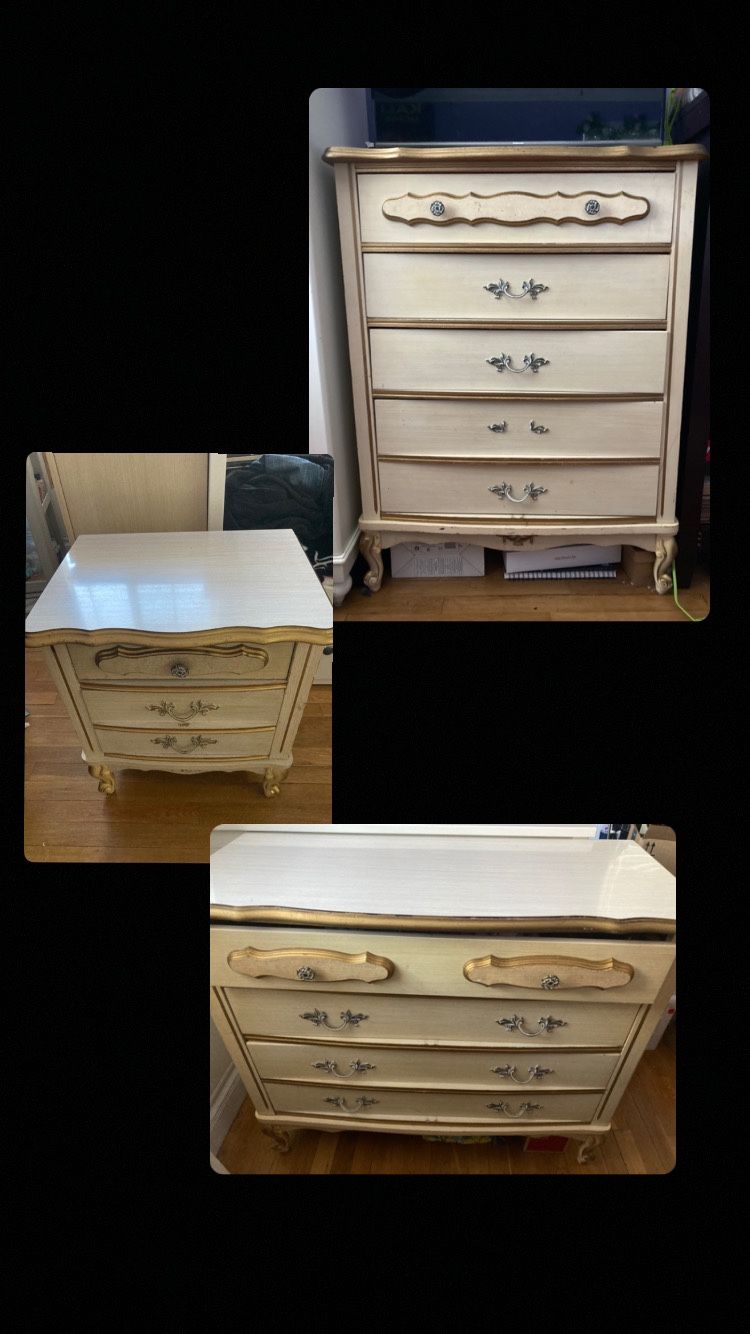 Girls Vintage 3 Set Dressers