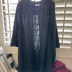 Master’s Degree Graduation Gown and Cap