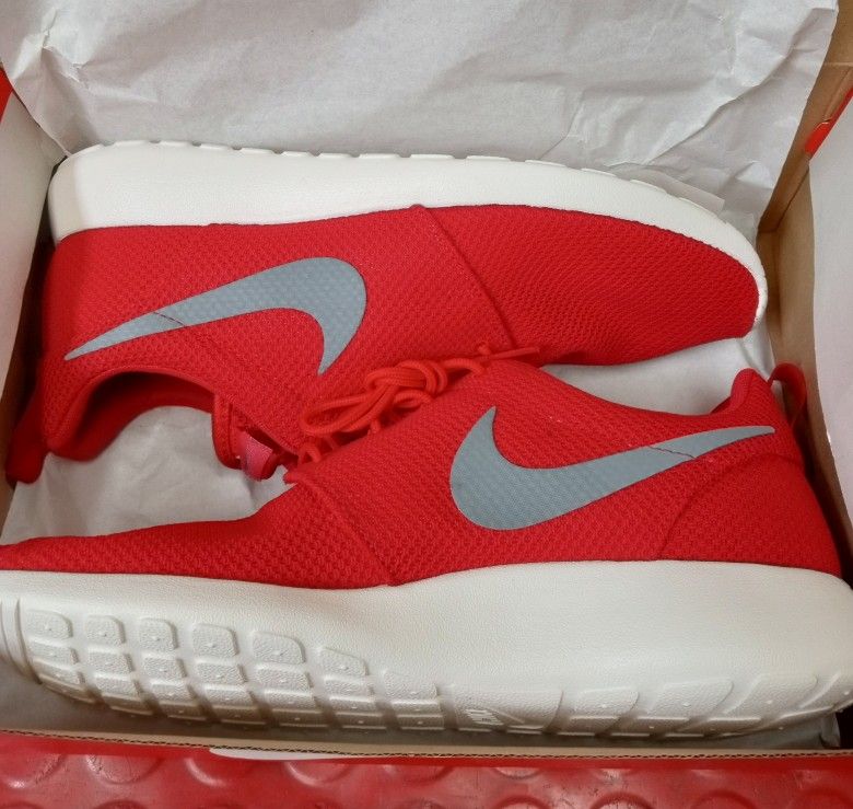 Nike Men's Shoes Size 10 Light Weight For Jogging