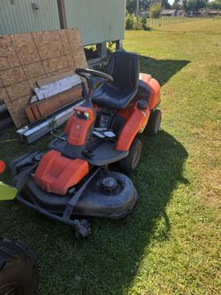 Husqvarna R322T AWD 48 inch