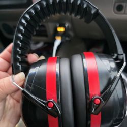Noise Cancelation Earmuffs 