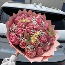 Pink Roses 💕💐🌸