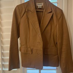 Woman's Leather Jacket  Size 6P