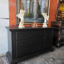 Dresser/ Sideboard 