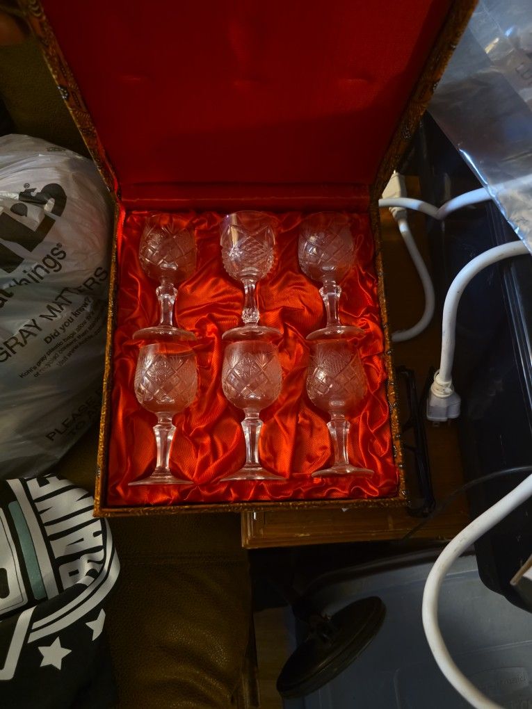 Set of 6 Crystal Wine Glasses