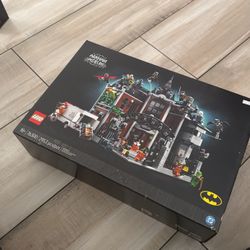 LEGO DC Super Heroes 76300 Arkham Asylum