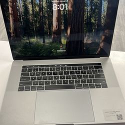 MacBook Pro 16Ram 512gb i7 2018 15in