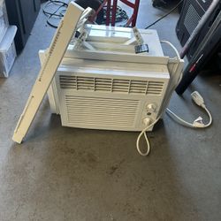 Window AC Unit