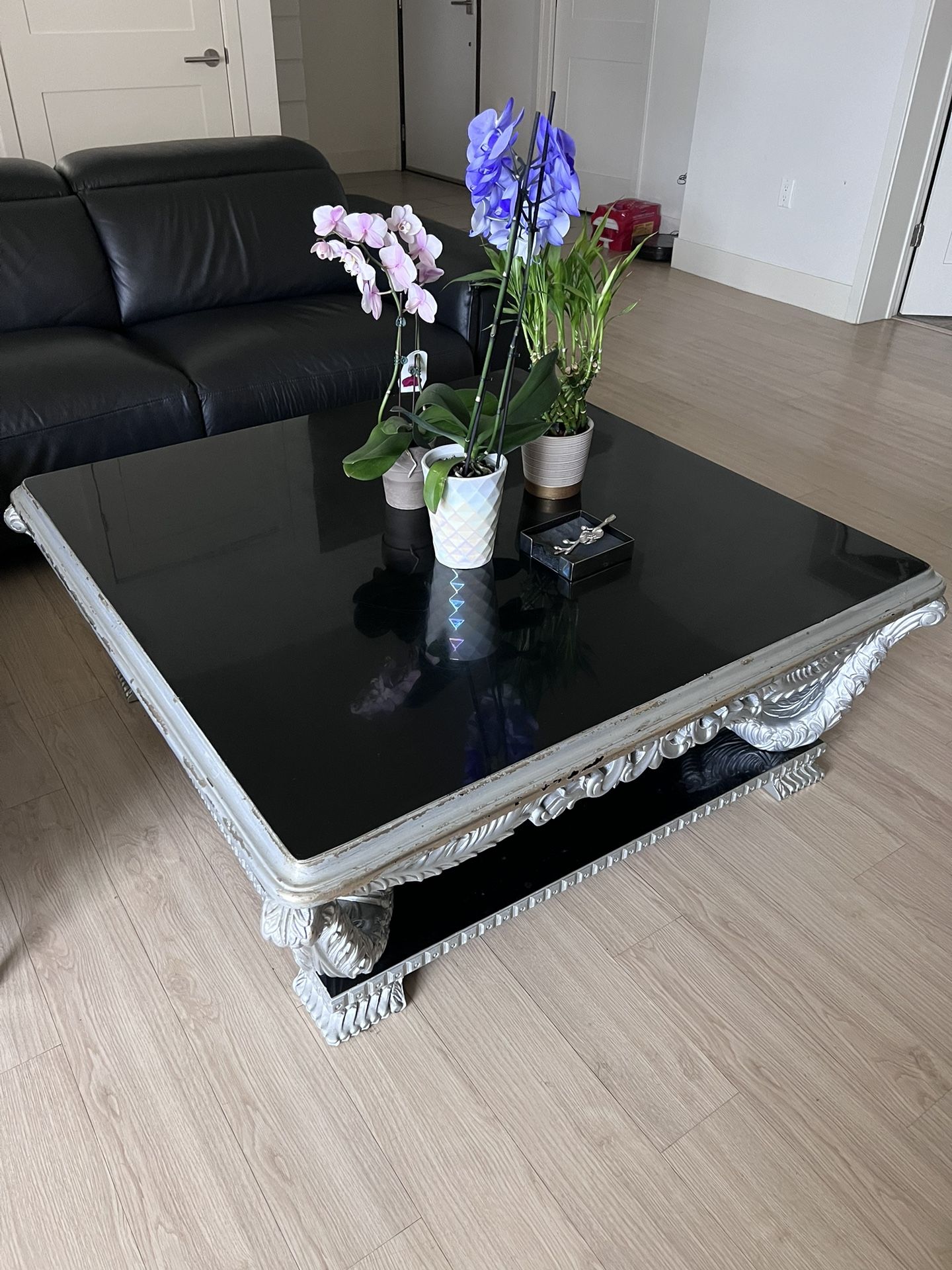 Antique Coffee Table  ( Free)