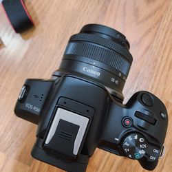 Canon EOS R50