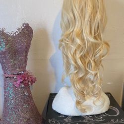 Wig Blonde 20"