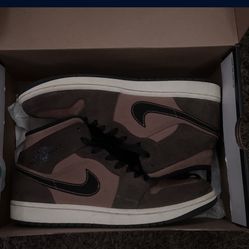 Air Jordan 1 Mid