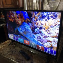 Vizio 32 inch Class HD Smart LED TV 1080P X 1920P