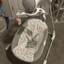 Baby Swing Plays Music 