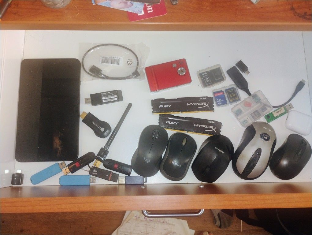 Various SD Cards Wireless Mouse Etc