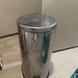 Trash Can 