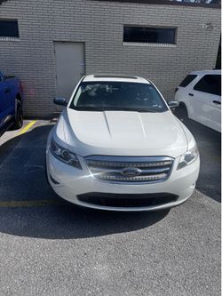 2010 Ford Taurus