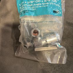 SharkBite 1/2-in Push-to-connect x 3/8-in Compression Brass Quarter turn Stop Angle valve