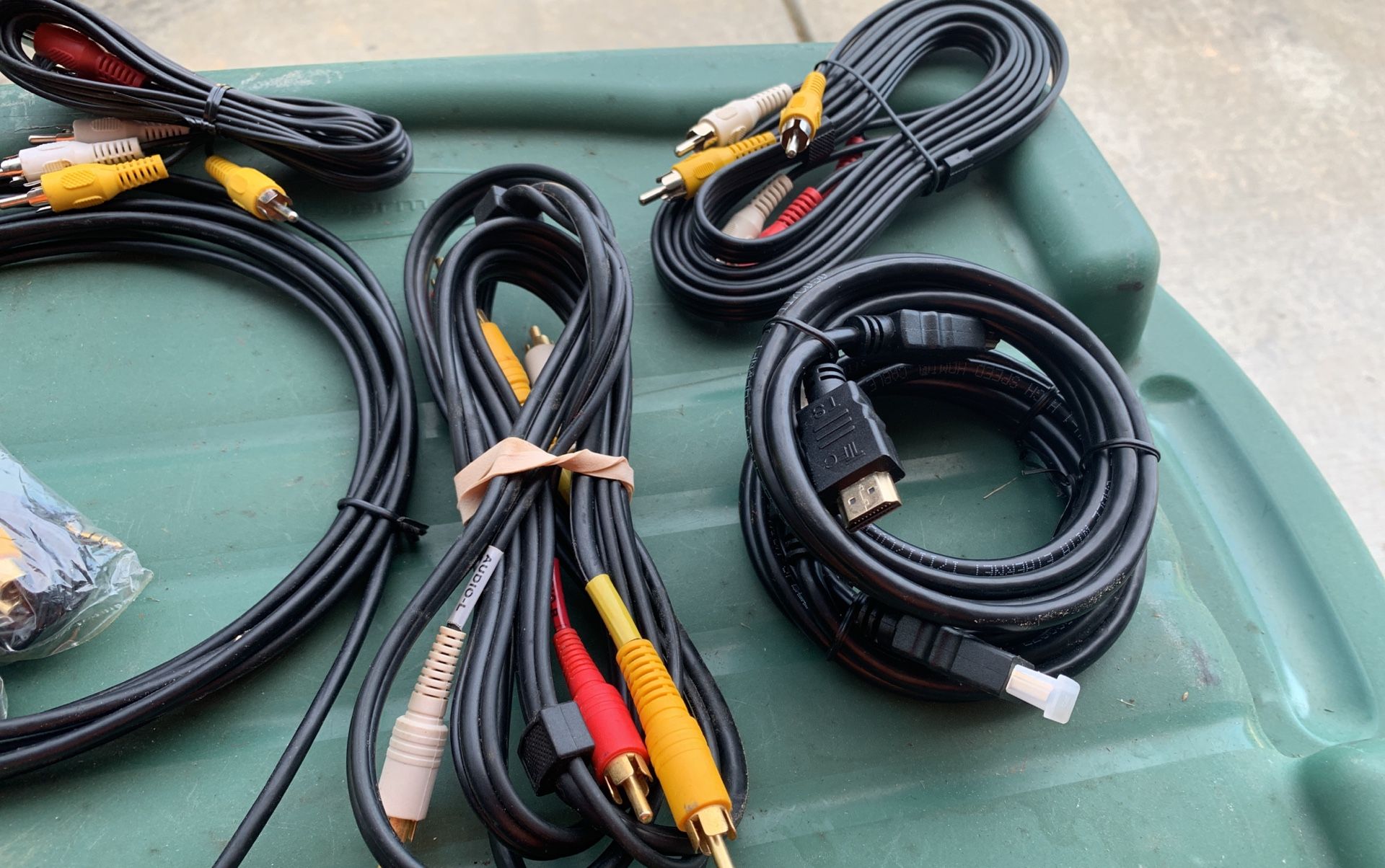 Audio And Visual Cables Assorted