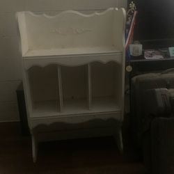 Dresser Topper Shelf