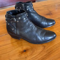 Halogen Lidia Biker Studded Leather Boots  Black 8.5 Padded Inner Sole. 