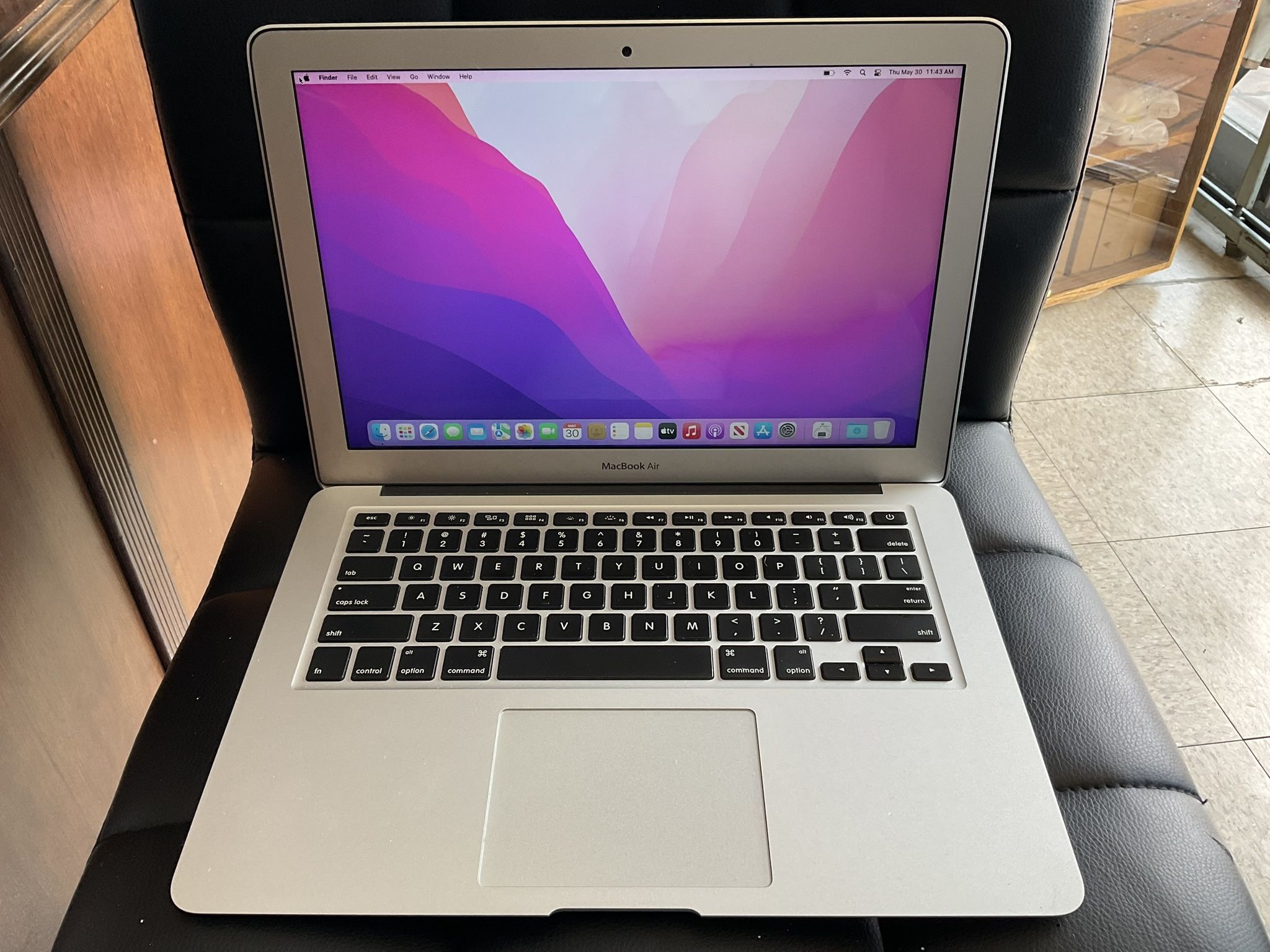 Macbook Air 13" - Mac OS Monterey