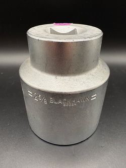 Blackhawk 80084 is a vintage 2 5/8" single-hexagon (6-point) socket 1" square drive