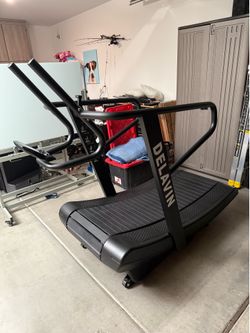 Curved Treadmill - Self-Powered