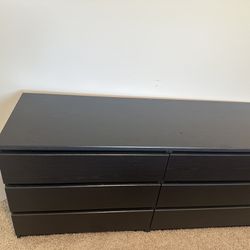 Black Dresser (3 Tier) With 2 Matching Nightstands 
