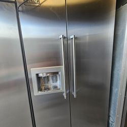 42" VIKING BUILT IN STAINLESS STEEL REFRIGERATOR 