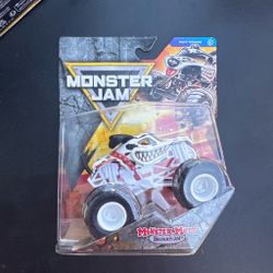 Monster Jam Monster Mutt Dalmatian Die-Cast Truck