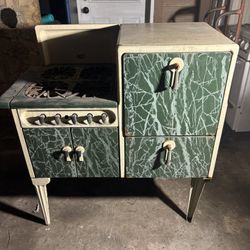 Vintage Magic Chef 1920’s Gas Cook Stove Cream & Green
