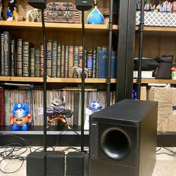 5 Bosé Acoustimass/Cube Speakers + stands & Sub 